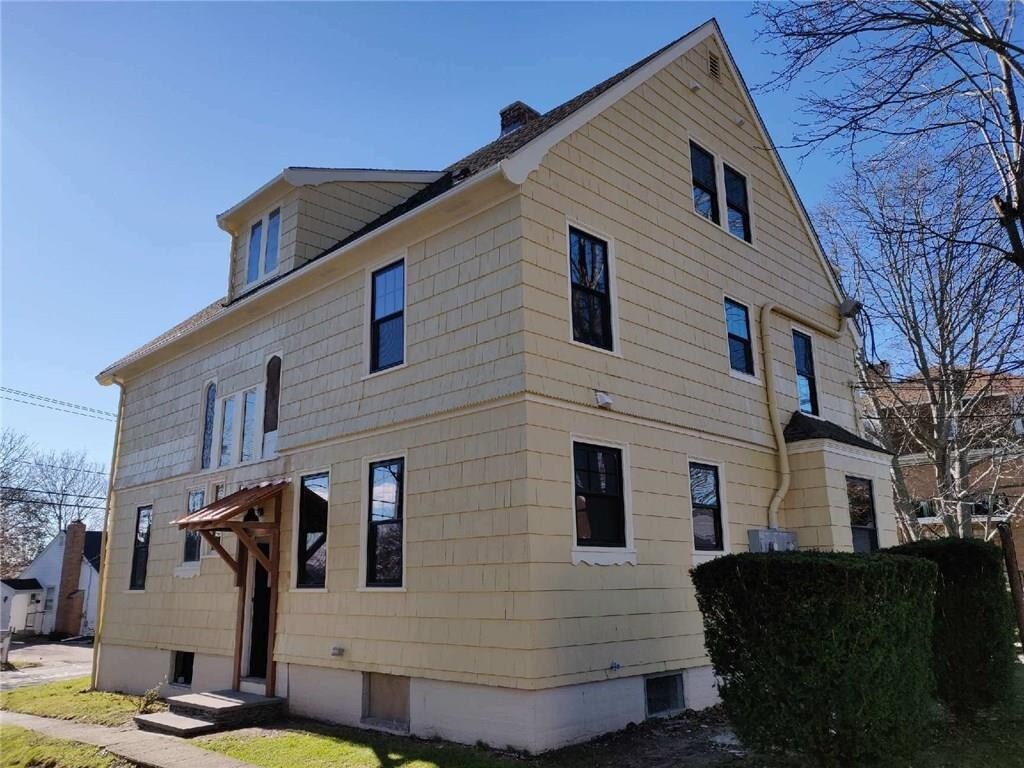 90 Bliss Rd Unit 2, Newport, RI 02840 Apartment for Rent in Newport
