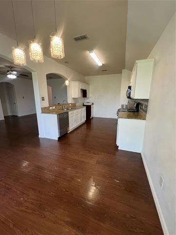 Foto del edificio - 3144 Evangeline Rd