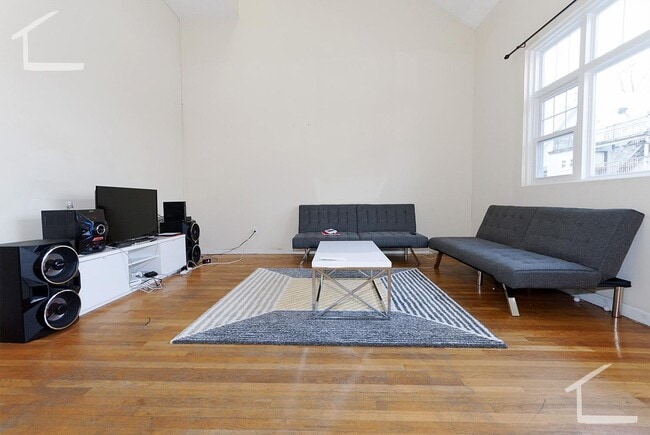 Photo - 145 Glenville Ave Townhome