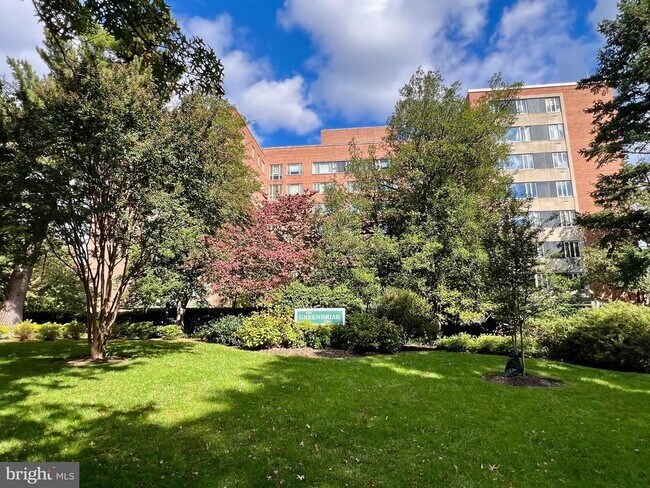 Foto del edificio - 4301 Massachusetts Ave NW