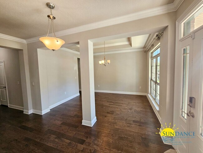 Building Photo - Spacious 5-Bedroom Home in Desirable Peach Creek, Minutes from the Beach!