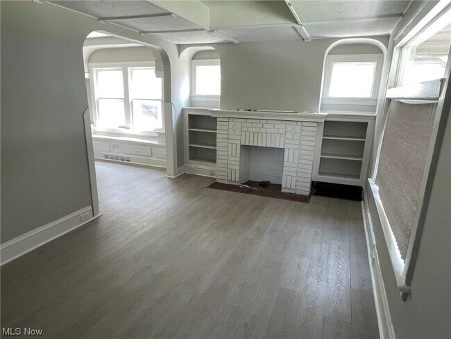Building Photo - 3613 E 135th St