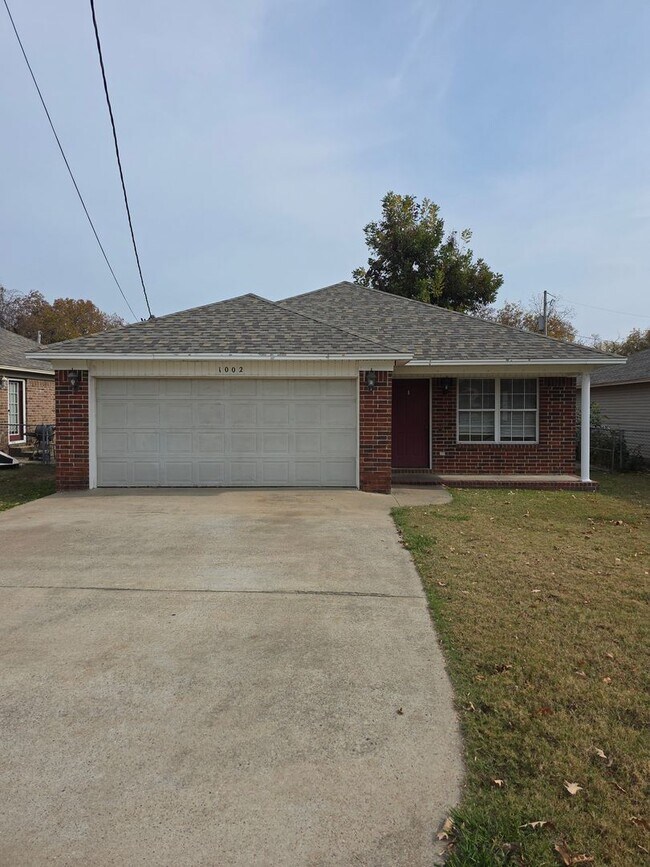 Foto del edificio - 1002 N Greenwich Ave