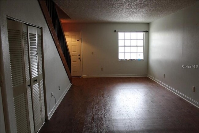 Building Photo - 4863 W McElroy Ave