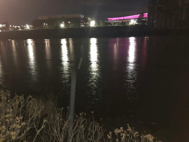 Foto del edificio - 730 NW Naito Pkwy