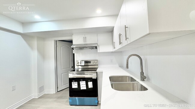Photo du bâtiment - 1641 Sherbrook Dr
