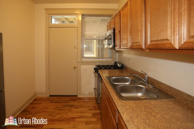 Foto del edificio - 4716 N Racine Ave