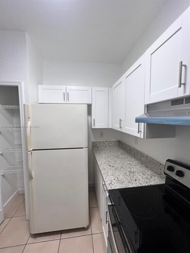 Foto del edificio - 7040 NW 177th St