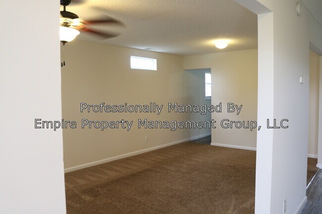 Building Photo - 509 Fox Haven Dr