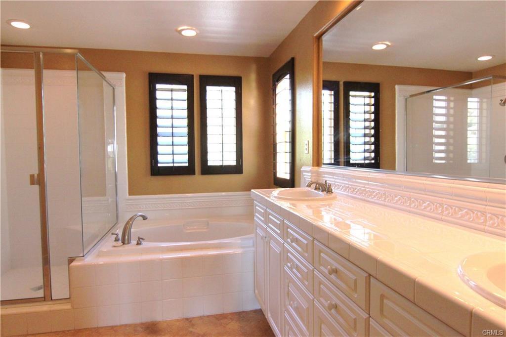 Foto del edificio - 16 Hearthside Rd