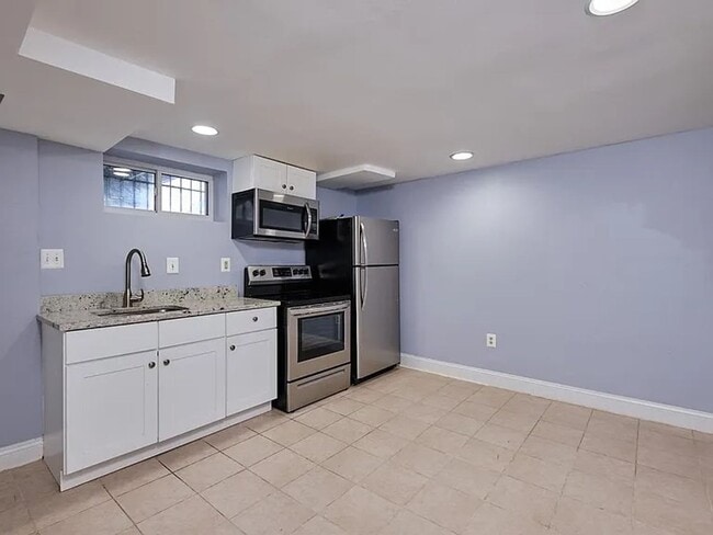 Photo - 144 Webster St NE Apartment