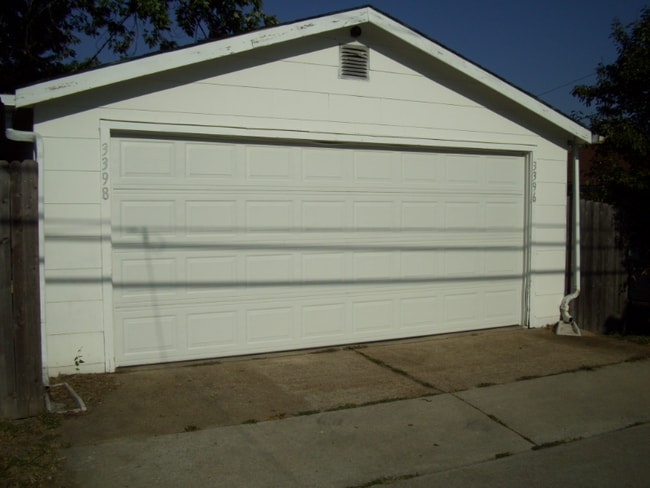 Building Photo - 3396 Tedmar Ave