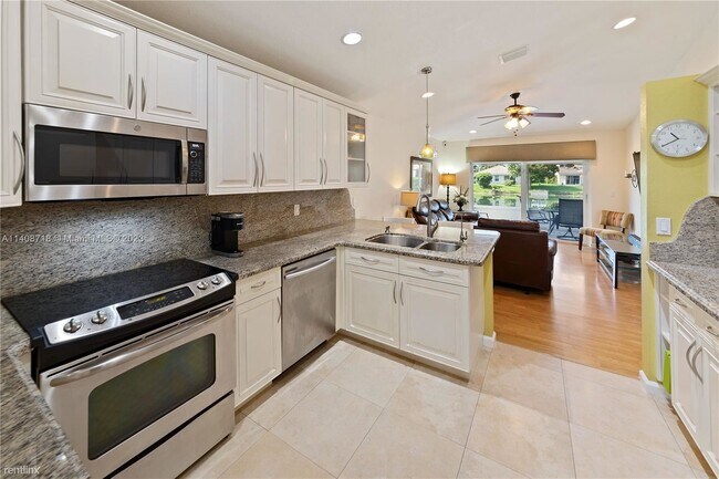 Foto del edificio - 3 br, 2 bath House - 7920 N Silverado Cir 0