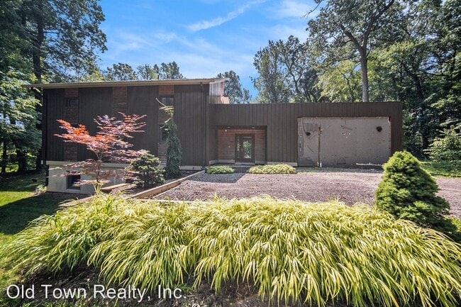 Building Photo - 4 br, 3 bath House - 7341 S. Green Hills D...