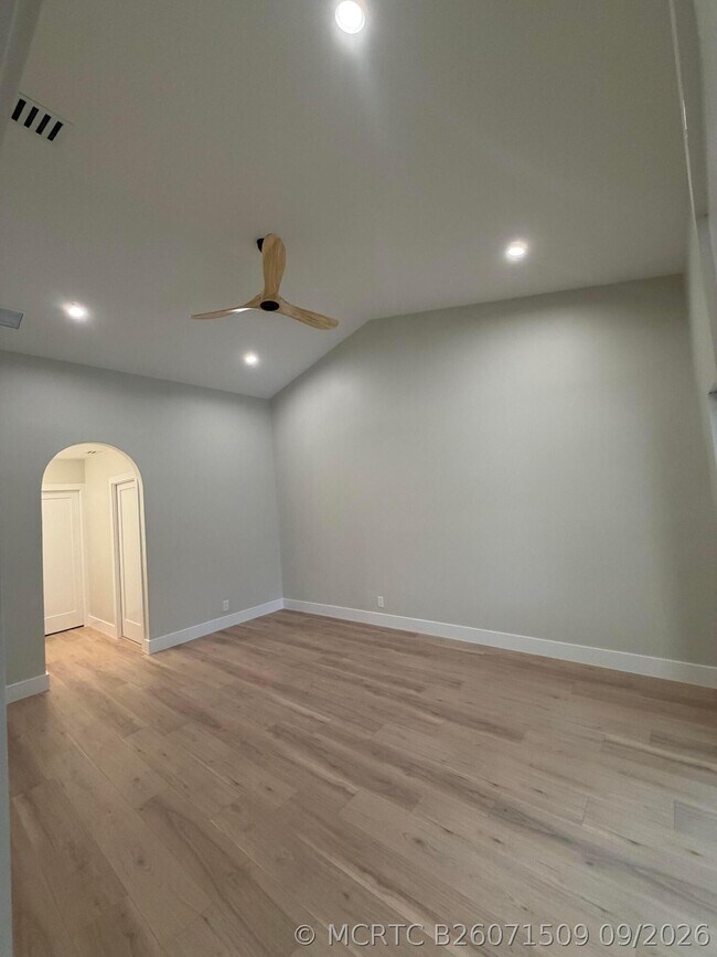 Foto del edificio - 199 SW 15th Ct