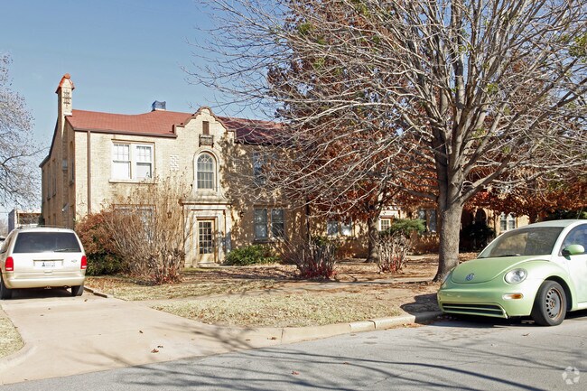 Windsor Court Apartments Oklahoma City Ok Apartments Com