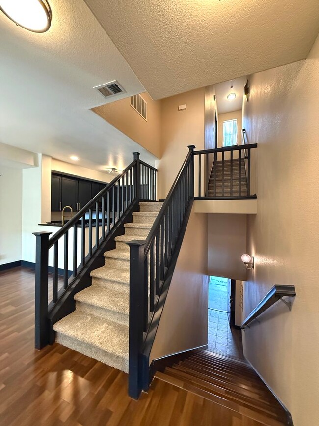 Foto del edificio - NEW CONSTRUCTION HUGE 1800sf 3BR/3BA 2GR C...