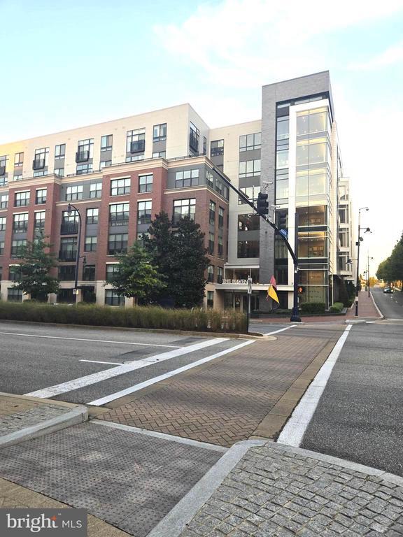 Foto del edificio - 145 Riverhaven Dr