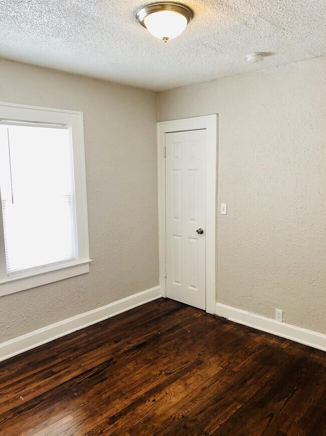 Foto del edificio - 3414 Bales Ave