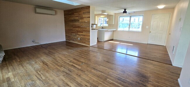 Foto del edificio - Spacious 3 Bedroom Home in North Corvallis