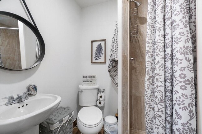 Foto del edificio - 1401 Mystic Ct