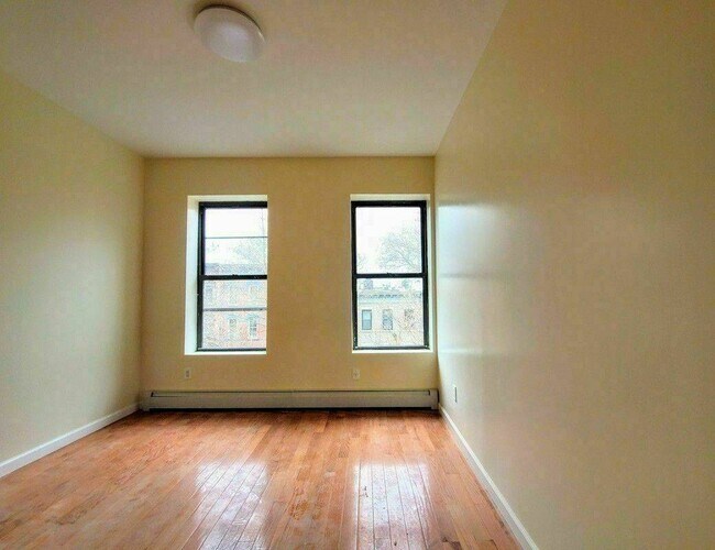 Foto del edificio - 1673 Grove St