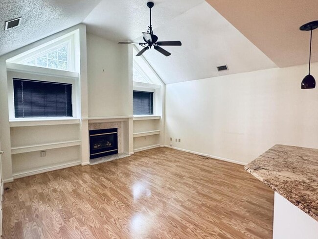 Foto del edificio - 3249 Fayette Dr