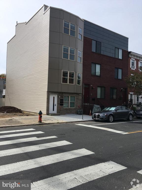 Building Photo - 2202 Christian St
