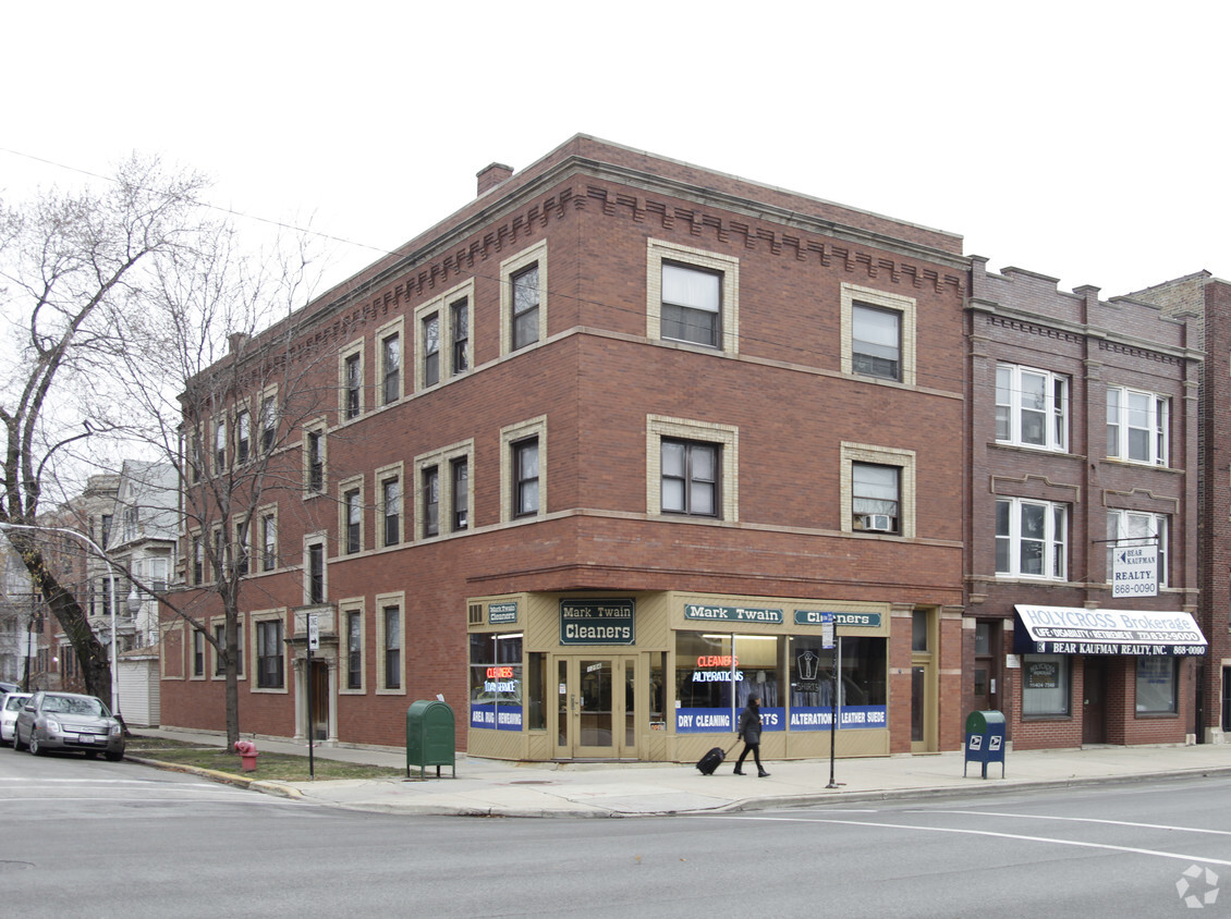 Primary Photo - 3607 N Lakewood Ave