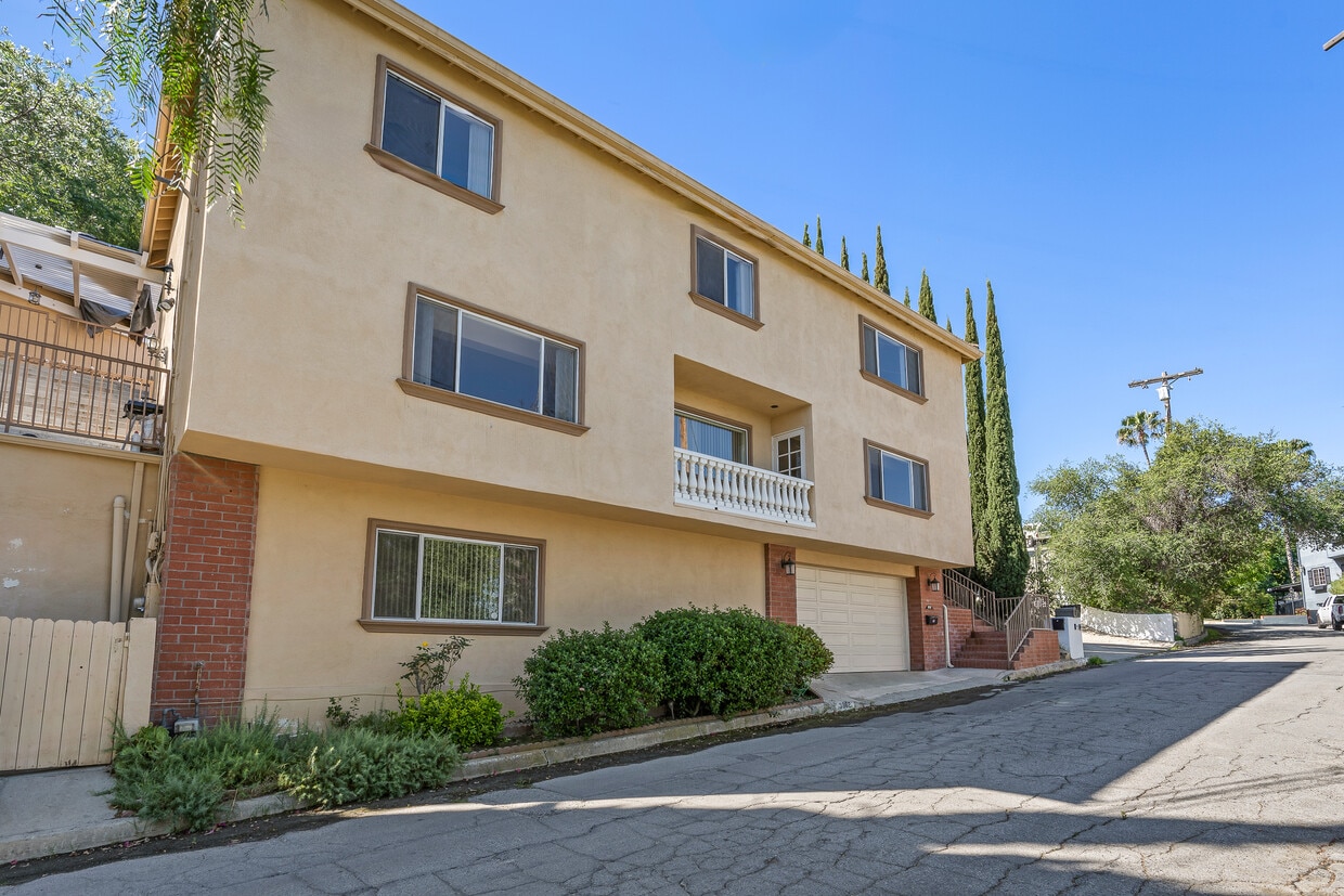 Primary Photo - 3962 Oakfield Dr