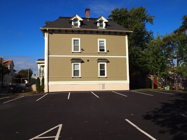 Building Photo - 45 Mawney St