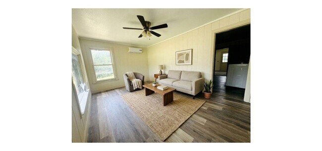 Foto del edificio - 704 E 19th St