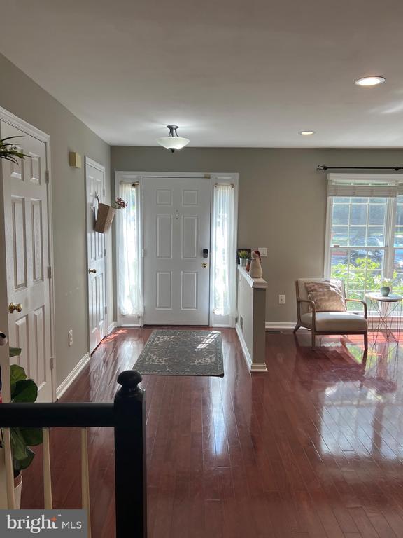 Foto del edificio - 8400 Cedarcreek Ct