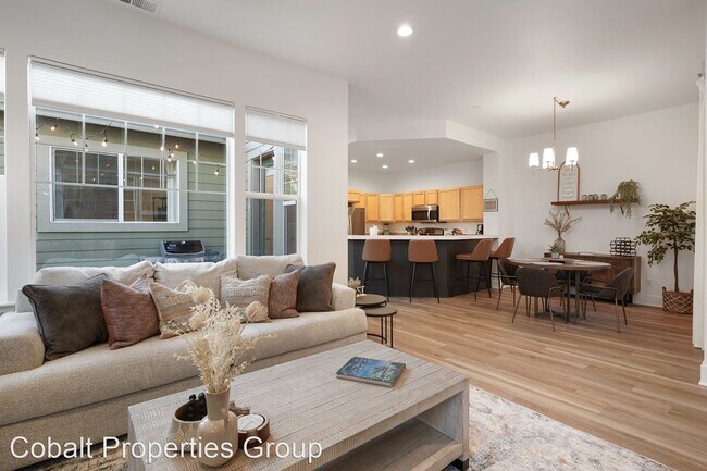 Foto del edificio - 2 br, 2 bath House - 33 SW Truman Ave