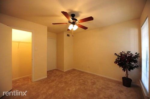 Primary Photo - 317 Valley Wood Dr