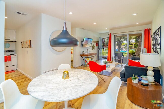 Foto del edificio - 550 N Villa Ct