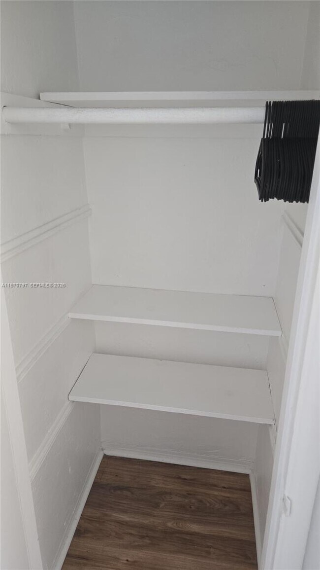 Foto del edificio - 9270 E Bay Harbor Dr