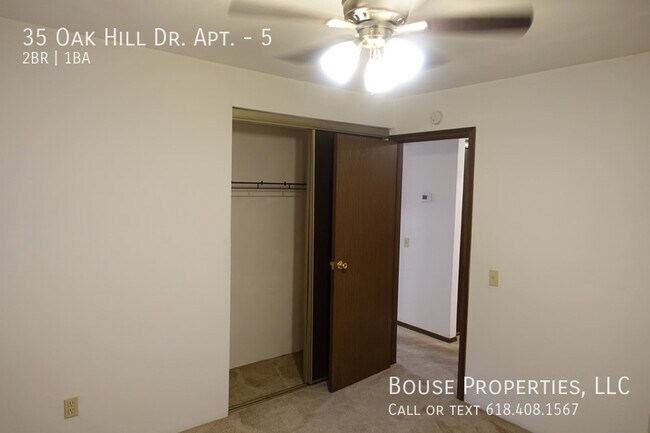 Building Photo - 35 Oak Hill Dr
