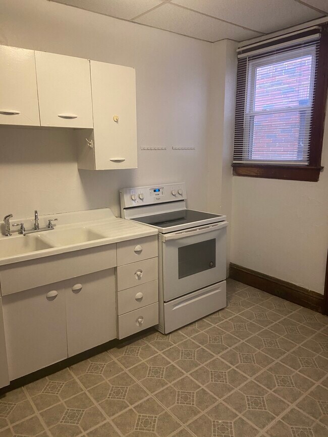 Kitchen - 614 Ruffner Ave