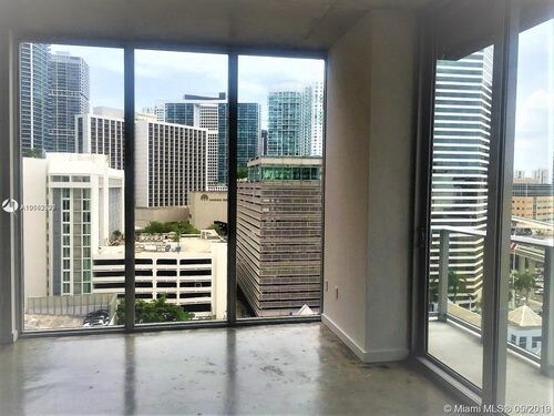 Foto del edificio - 151 SE 1st St