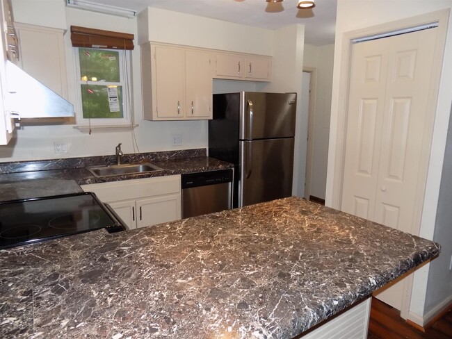 Foto del edificio - 1202 Cross Creek Way