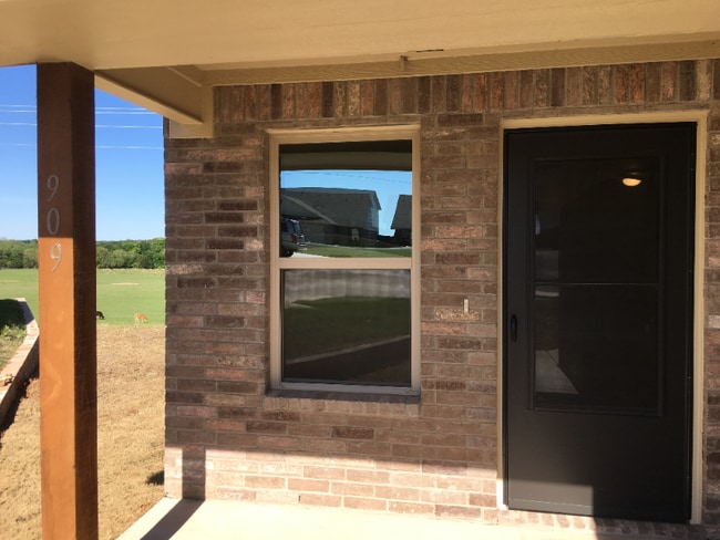 Building Photo - 905 Dart Ct
