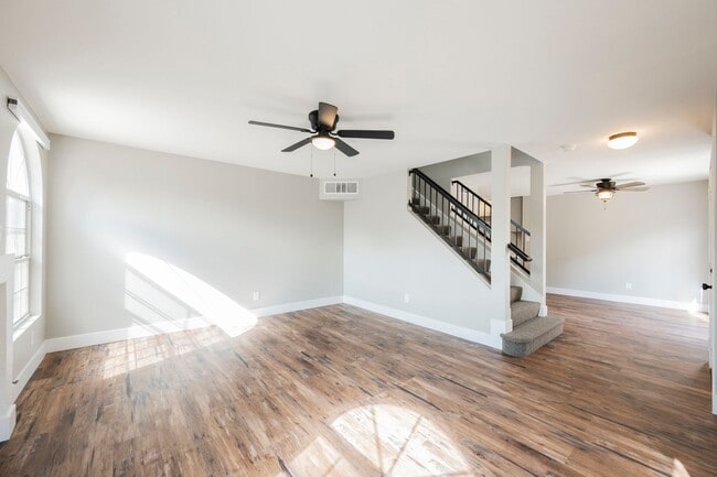 Building Photo - Fully Remodeled 3-Bedroom Townhome