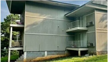 Building Photo - 3200 Aquarius Dr