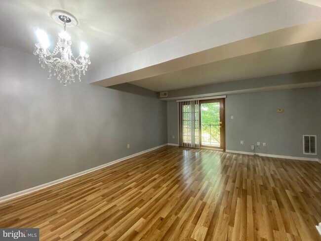Foto del edificio - 1044 Ramsgate Ct