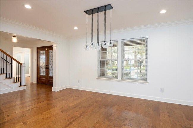 Foto del edificio - 5415 3 Oaks Cir