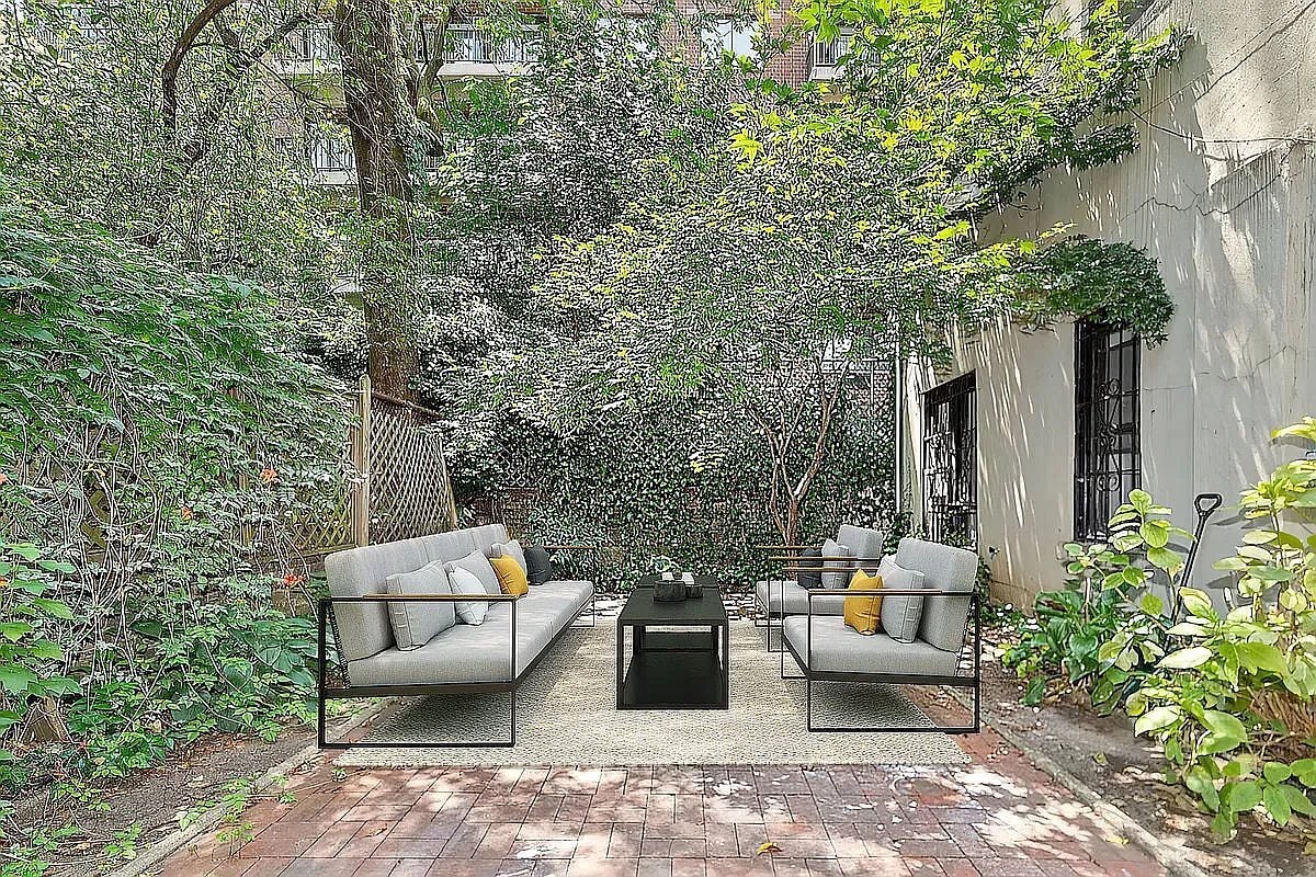 Primary Photo - 208 E 31st St