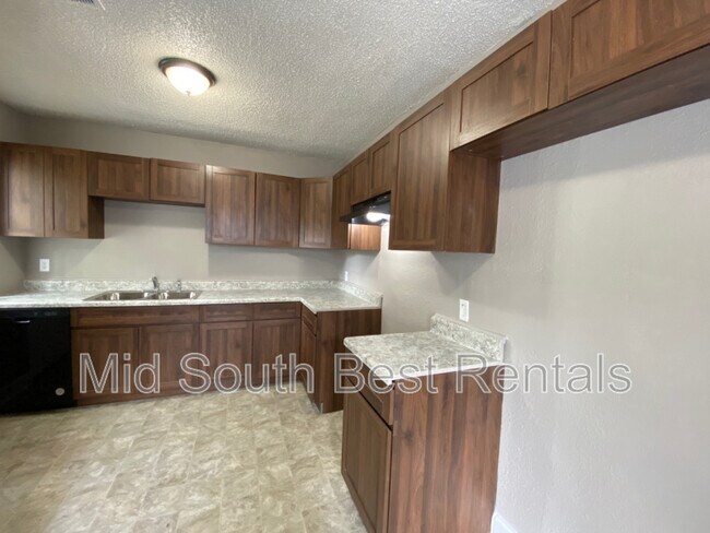 Building Photo - 1020 Railton Rd
