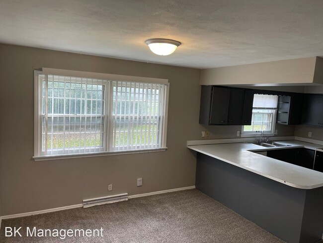 Building Photo - 3 br, 1.5 bath House - 107 E Pine Avenue