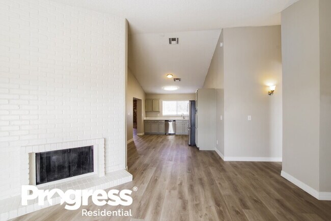 Foto del edificio - 5222 W Aster Dr